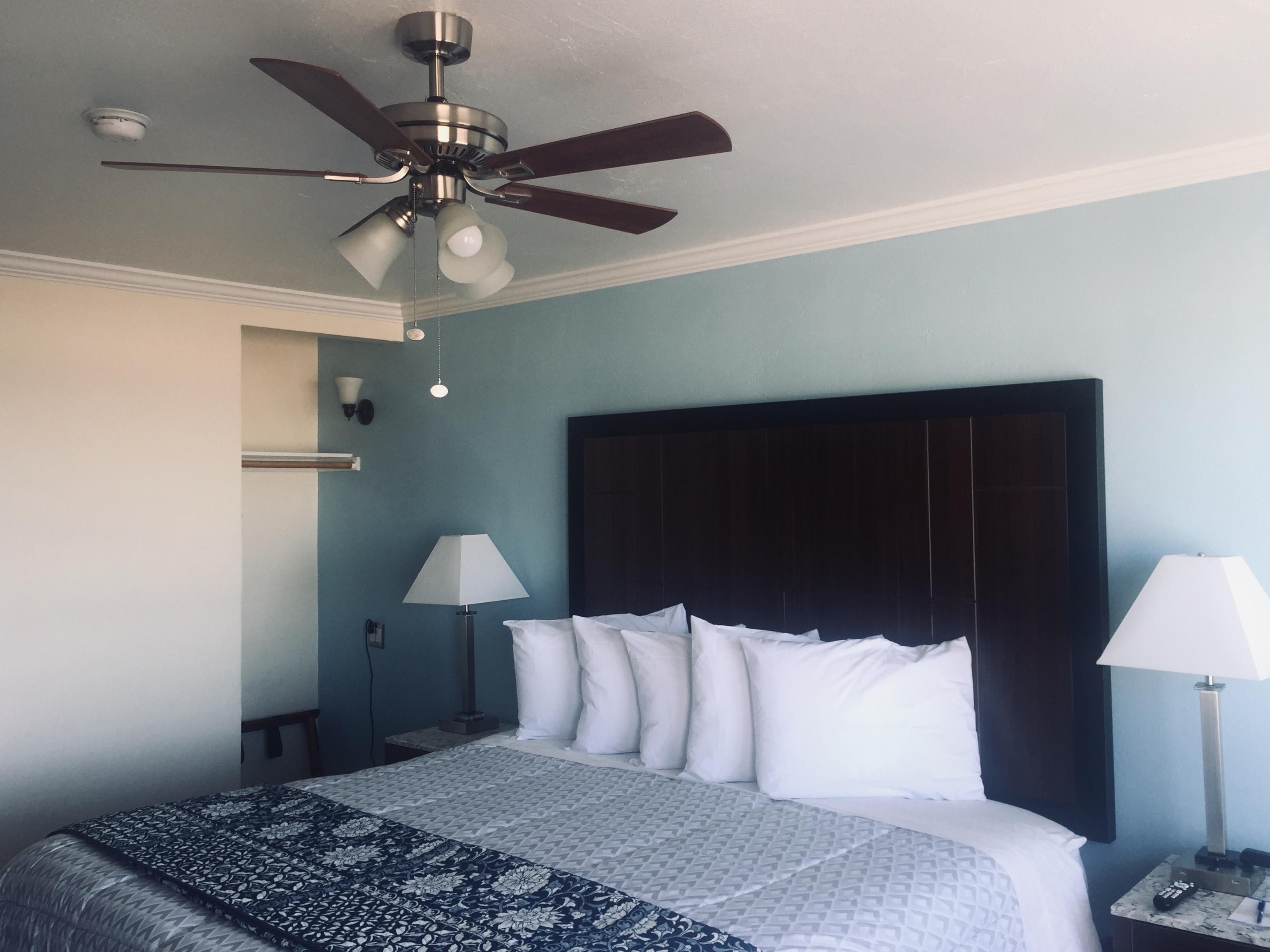 Dolphin Cove Motel Пізмо-Біч Екстер'єр фото